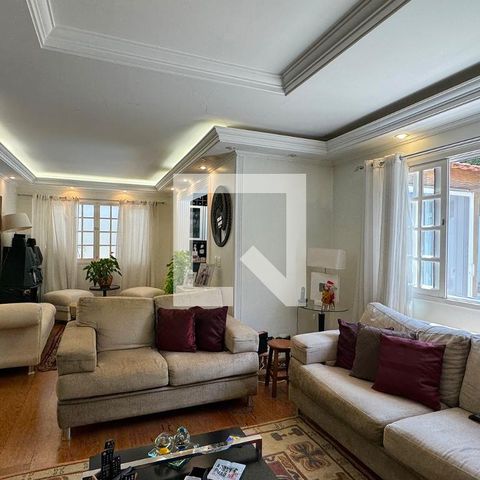 Casa de condomínio à venda com 360m², 4 quartos e 4 vagasSala