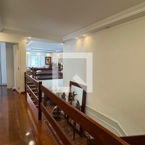 Casa de condomínio à venda com 360m², 4 quartos e 4 vagasHall