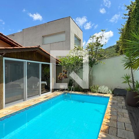 Casa de condomínio à venda com 360m², 4 quartos e 4 vagasPiscina
