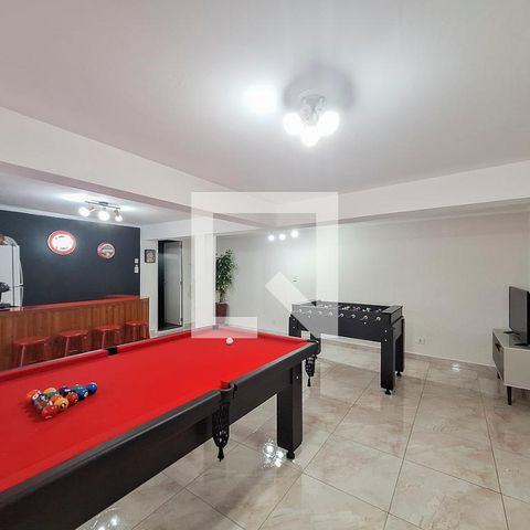 Casa à venda com 226m², 4 quartos e 4 vagas Casa à venda com 226m², 4 quartos e 4 vagasSalão