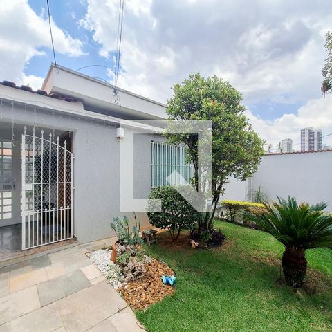 Casa à venda com 226m², 4 quartos e 4 vagas Casa à venda com 226m², 4 quartos e 4 vagasEntrada
