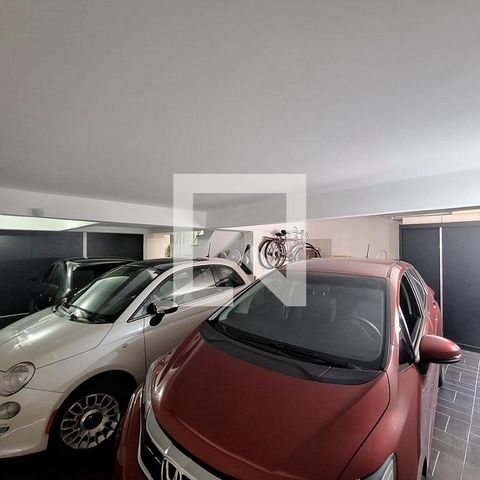 Casa à venda com 226m², 4 quartos e 4 vagas Casa à venda com 226m², 4 quartos e 4 vagasGaragem