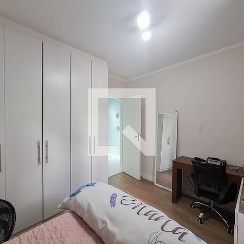 Casa à venda com 226m², 4 quartos e 4 vagas Casa à venda com 226m², 4 quartos e 4 vagasQuarto 3