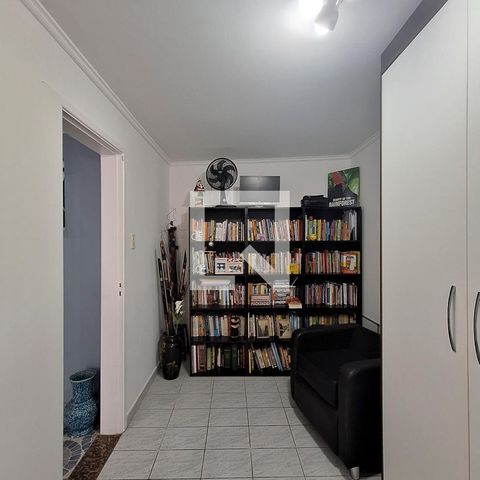 Casa à venda com 226m², 4 quartos e 4 vagas Casa à venda com 226m², 4 quartos e 4 vagasEscritório