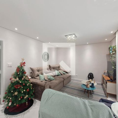 Casa à venda com 226m², 4 quartos e 4 vagas Casa à venda com 226m², 4 quartos e 4 vagasSala