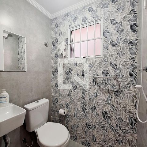 Casa à venda com 226m², 4 quartos e 4 vagas Casa à venda com 226m², 4 quartos e 4 vagasBanheiro de serviço