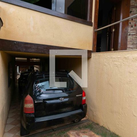 Casa de condomínio para alugar com 800m², 5 quartos e 6 vagasGaragem