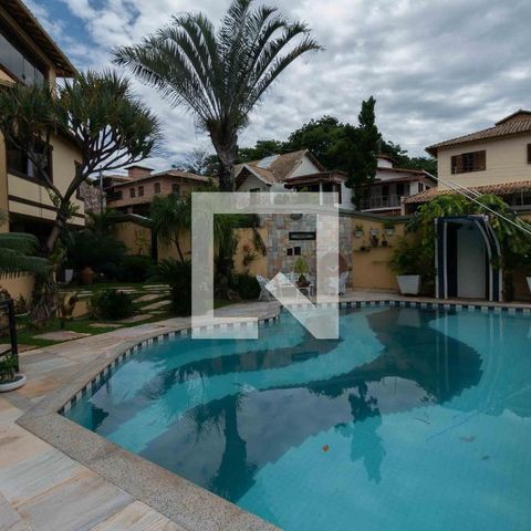 Casa de condomínio para alugar com 800m², 5 quartos e 6 vagasPiscina