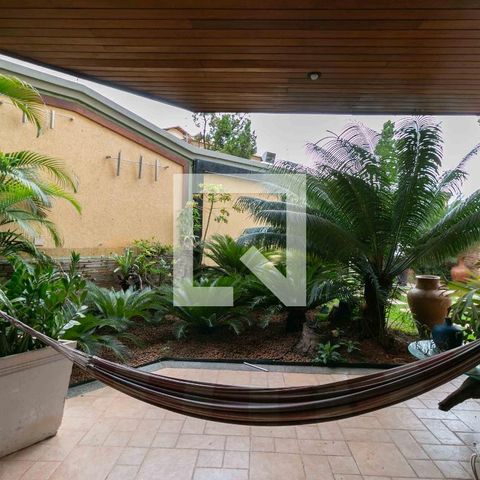 Casa de condomínio para alugar com 800m², 5 quartos e 6 vagasVaranda