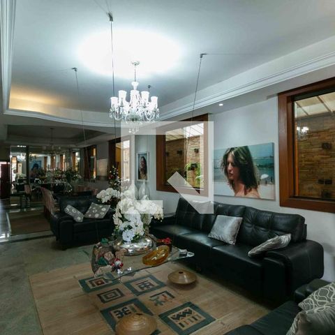 Casa de condomínio para alugar com 800m², 5 quartos e 6 vagasSala 2