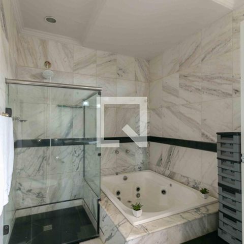 Casa de condomínio para alugar com 800m², 5 quartos e 6 vagasBanheiro Suite 2