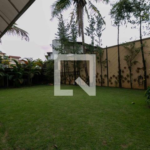 Casa de condomínio para alugar com 800m², 5 quartos e 6 vagasÁrea Externa