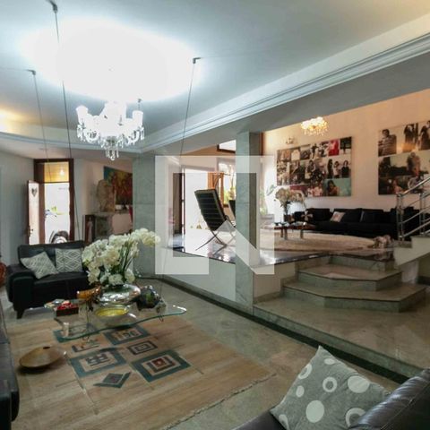 Casa de condomínio para alugar com 800m², 5 quartos e 6 vagasSala 2