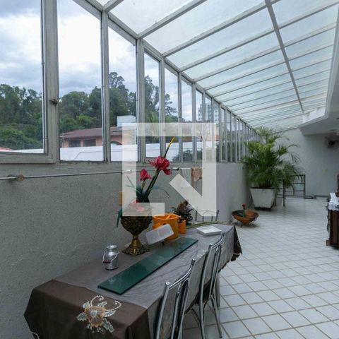 Casa de condomínio para alugar com 800m², 5 quartos e 6 vagasCozinha externa