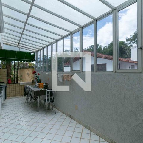 Casa de condomínio para alugar com 800m², 5 quartos e 6 vagasCozinha externa