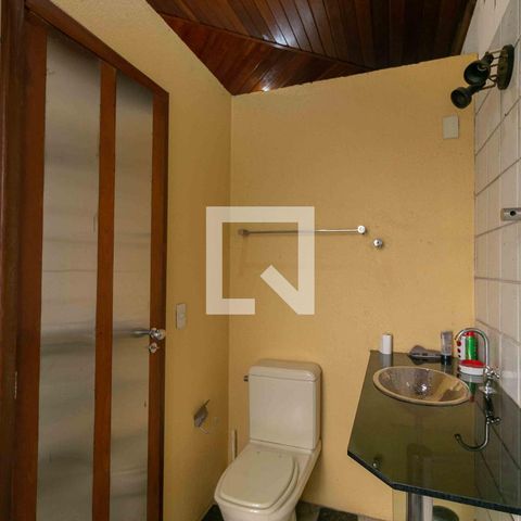 Casa de condomínio para alugar com 800m², 5 quartos e 6 vagasBanheiro Sala 4