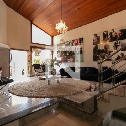 Casa de condomínio para alugar com 800m², 5 quartos e 6 vagasSala 1