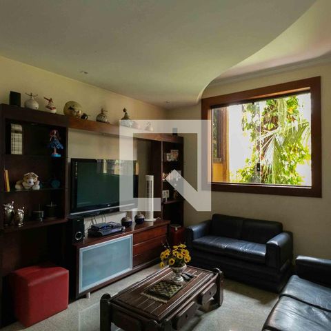 Casa de condomínio para alugar com 800m², 5 quartos e 6 vagasSala de TV 1