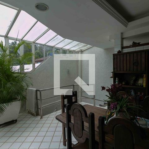 Casa de condomínio para alugar com 800m², 5 quartos e 6 vagasCozinha externa