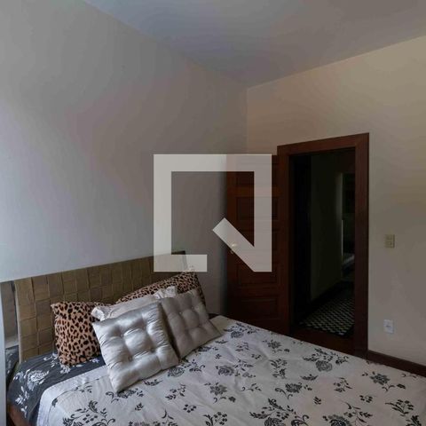 Casa de condomínio para alugar com 800m², 5 quartos e 6 vagasQuarto