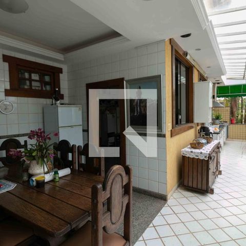 Casa de condomínio para alugar com 800m², 5 quartos e 6 vagasCozinha externa