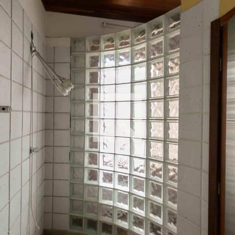 Casa de condomínio para alugar com 800m², 5 quartos e 6 vagasBanheiro Sala 4