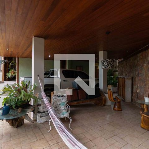 Casa de condomínio para alugar com 800m², 5 quartos e 6 vagasÁrea Externa