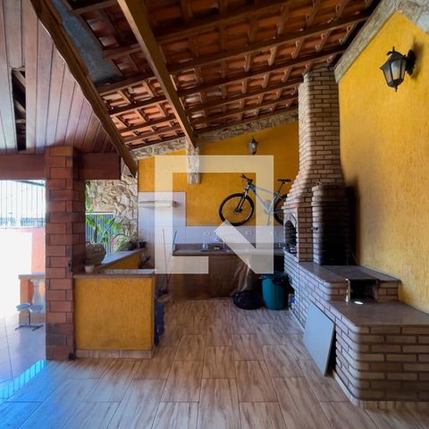 Casa à venda com 285m², 3 quartos e 3 vagas Casa à venda com 285m², 3 quartos e 3 vagasChurrasqueira