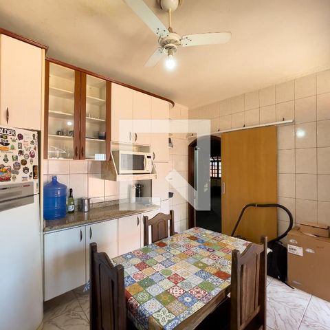 Casa à venda com 285m², 3 quartos e 3 vagas Casa à venda com 285m², 3 quartos e 3 vagasCozinha