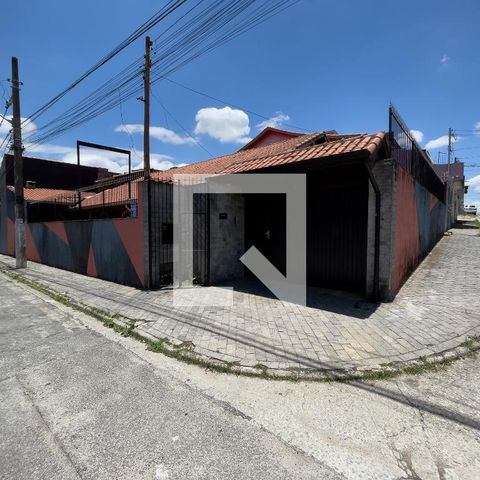 Casa à venda com 285m², 3 quartos e 3 vagas Casa à venda com 285m², 3 quartos e 3 vagasFachada + Placa