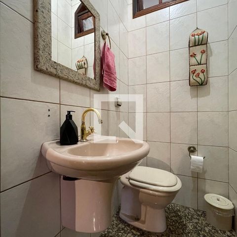 Casa à venda com 285m², 3 quartos e 3 vagas Casa à venda com 285m², 3 quartos e 3 vagasLavabo