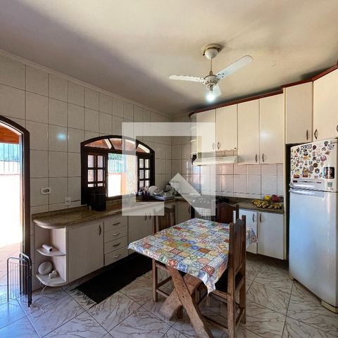 Casa à venda com 285m², 3 quartos e 3 vagas Casa à venda com 285m², 3 quartos e 3 vagasCozinha