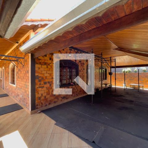 Casa à venda com 285m², 3 quartos e 3 vagas Casa à venda com 285m², 3 quartos e 3 vagasGaragem