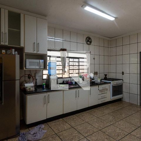 Casa à venda com 250m², 3 quartos e 3 vagas Casa à venda com 250m², 3 quartos e 3 vagasCozinha