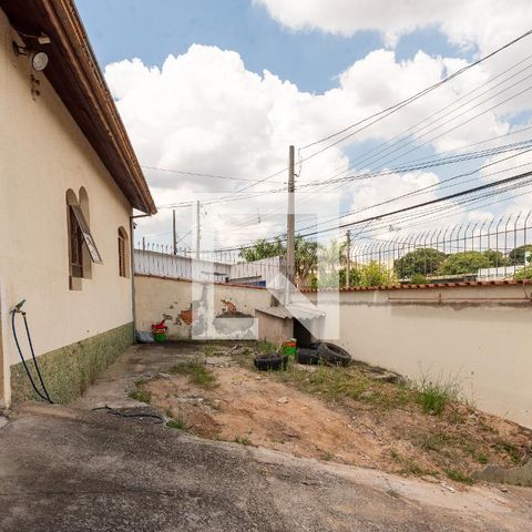 Casa à venda com 250m², 3 quartos e 3 vagas Casa à venda com 250m², 3 quartos e 3 vagasGaragem