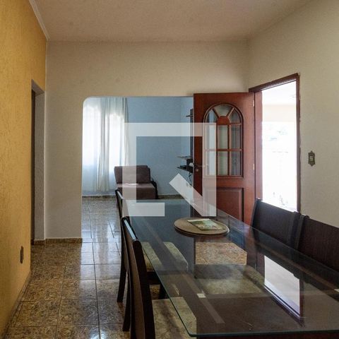 Casa à venda com 250m², 3 quartos e 3 vagas Casa à venda com 250m², 3 quartos e 3 vagasSala de Jantar
