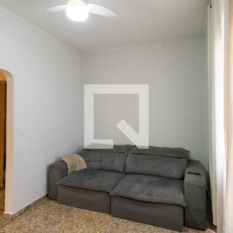 Casa à venda com 250m², 3 quartos e 3 vagas Casa à venda com 250m², 3 quartos e 3 vagasSala