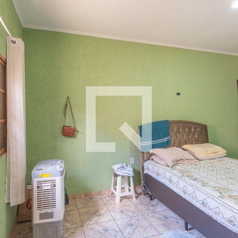 Casa à venda com 250m², 3 quartos e 3 vagas Casa à venda com 250m², 3 quartos e 3 vagasSuíte