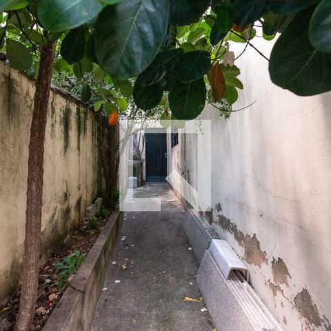 Casa à venda com 250m², 3 quartos e 3 vagas Casa à venda com 250m², 3 quartos e 3 vagasCorredor