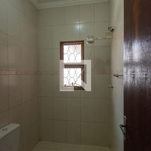 Casa à venda com 250m², 3 quartos e 3 vagas Casa à venda com 250m², 3 quartos e 3 vagasEdícula