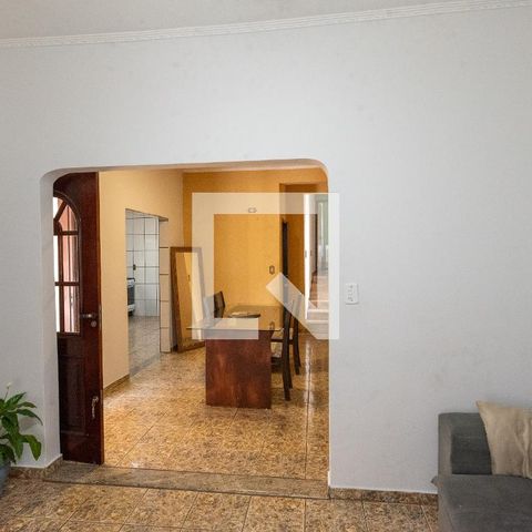 Casa à venda com 250m², 3 quartos e 3 vagas Casa à venda com 250m², 3 quartos e 3 vagasSala