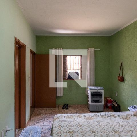 Casa à venda com 250m², 3 quartos e 3 vagas Casa à venda com 250m², 3 quartos e 3 vagasSuíte