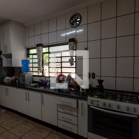 Casa à venda com 250m², 3 quartos e 3 vagas Casa à venda com 250m², 3 quartos e 3 vagasCozinha