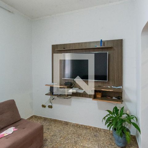 Casa à venda com 250m², 3 quartos e 3 vagas Casa à venda com 250m², 3 quartos e 3 vagasSala