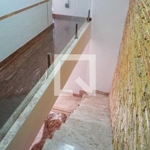 Casa de condomínio à venda com 220m², 4 quartos e 2 vagas
