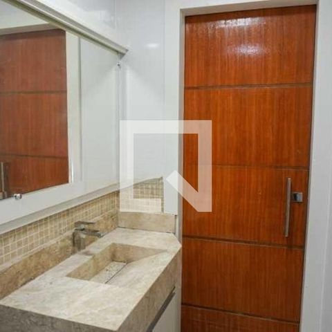 Casa de condomínio à venda com 220m², 4 quartos e 2 vagas