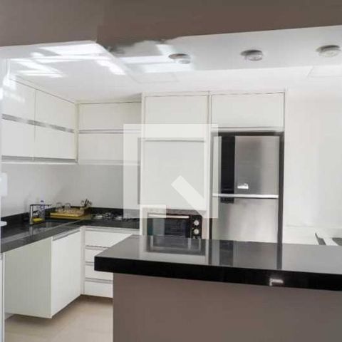 Casa de condomínio à venda com 220m², 4 quartos e 2 vagas