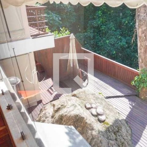 Casa de condomínio à venda com 220m², 4 quartos e 2 vagas