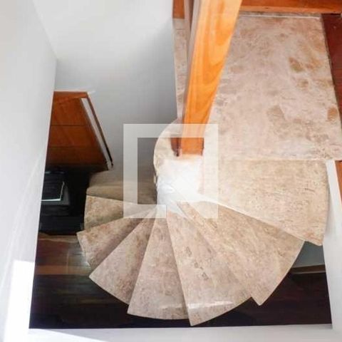 Casa de condomínio à venda com 220m², 4 quartos e 2 vagas
