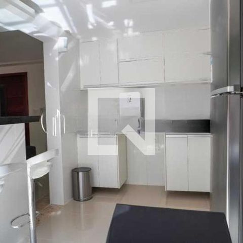 Casa de condomínio à venda com 220m², 4 quartos e 2 vagas